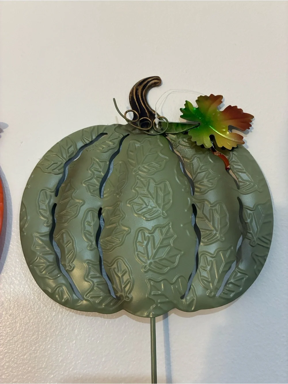 NWT- Set of 6- Embossed Leaf Design- Metal Pumpkin Yard Stakes